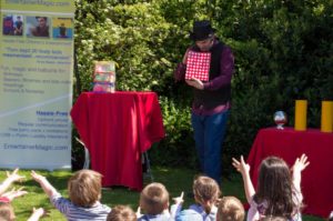 Tom Tricks Fun Magic Show for Chlidren at Event