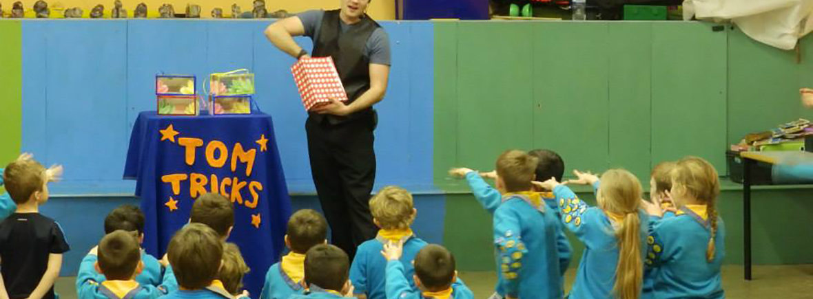 tom tricks entertains beavers cub scouts